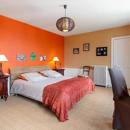 Guest house Chambres D'hotes Les Champs Francais 4*