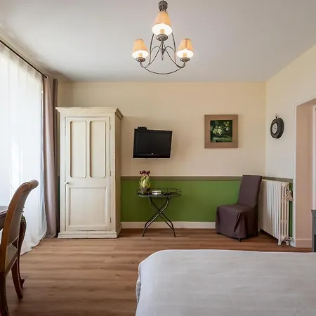 Gasthuis D'hotes Les Champs Francais 3*