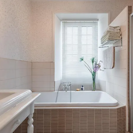 Chambres D'hotes Les Champs Francais 4*