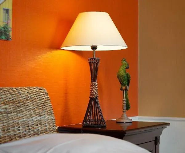 Chambres D'hotes Les Champs Francais 3*